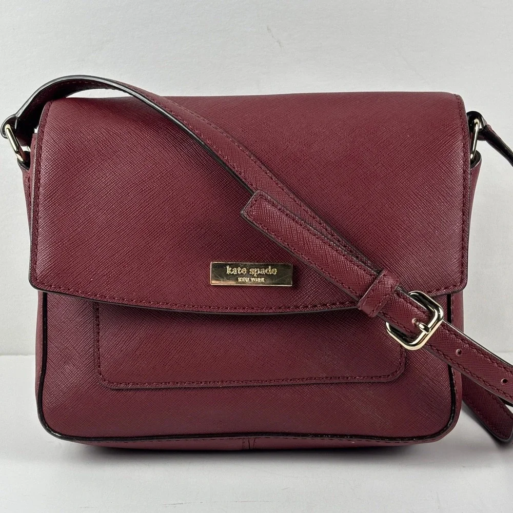 Kate Spade Saffiano Leather Crossbody‎ Bag Womens Medium Burgundy Flap Logo